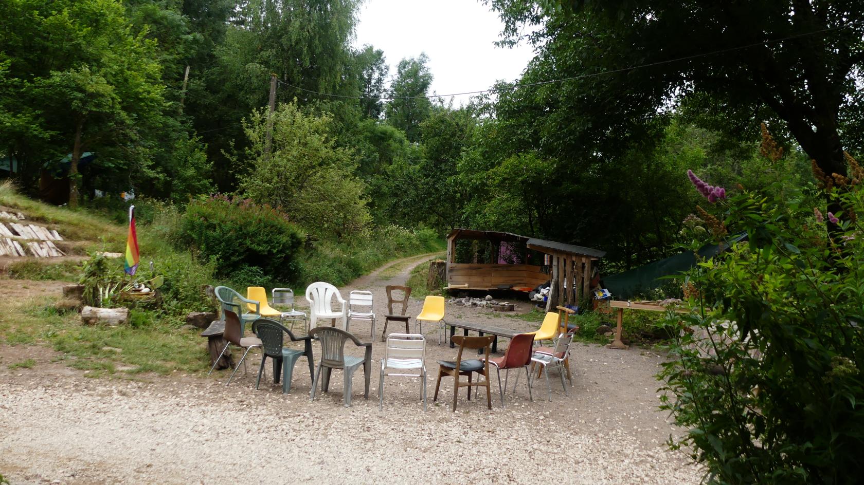 circle chairs